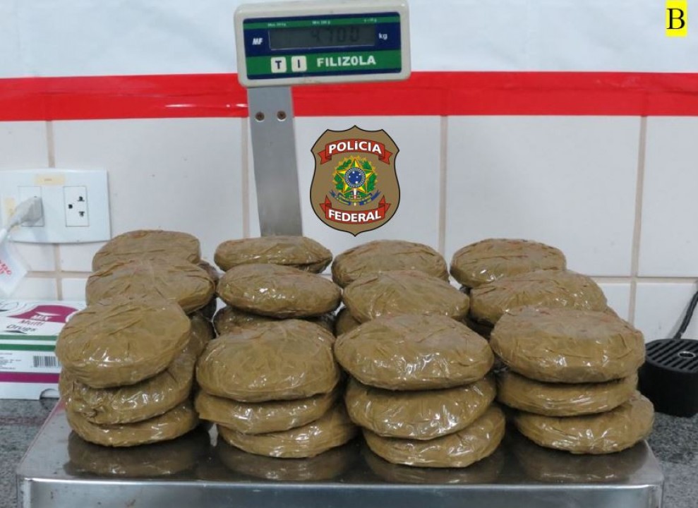 PF prende sueco de 78 anos que transportava quase 5 kg de cocaína 