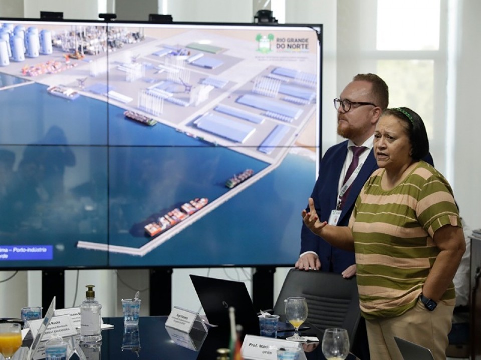 Governadora Fátima Bezerra cumpre agenda na Espanha com foco ao mercado de produção de hidrogênio verde e investimentos para o porto-indústria