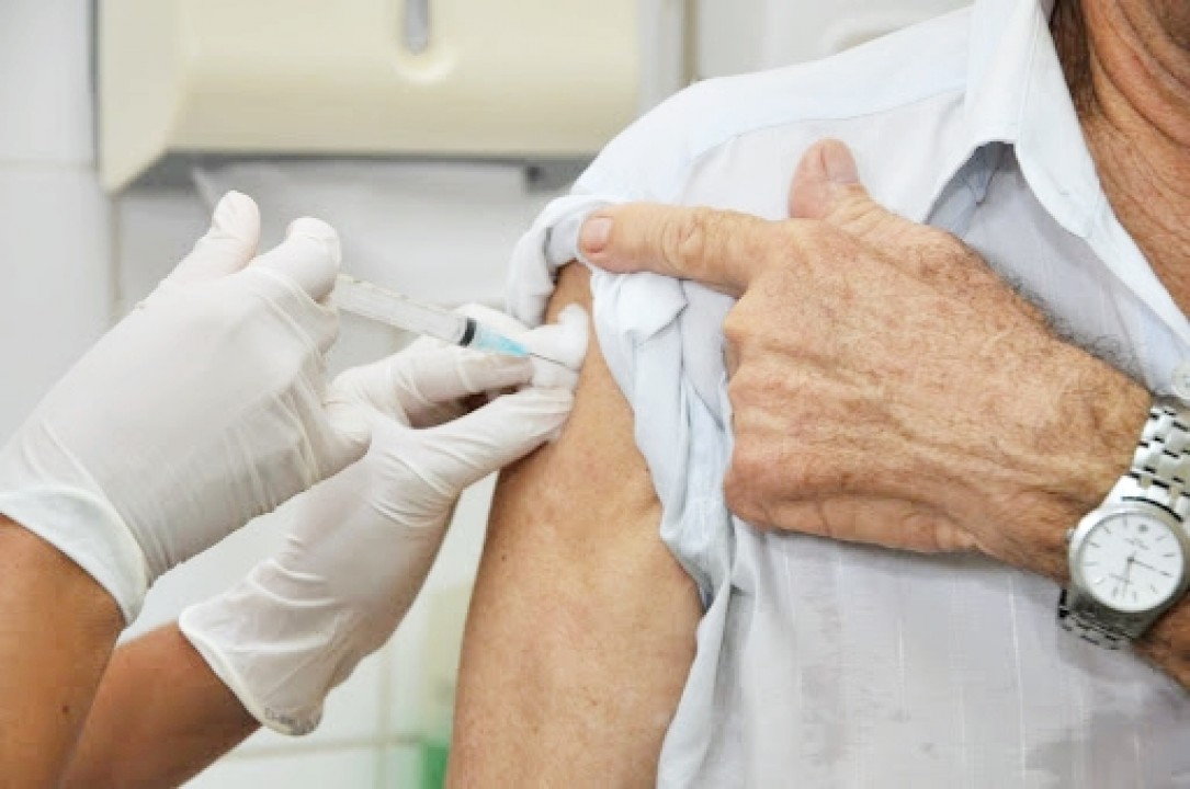 Vacina bivalente: SMS convoca pessoas 60+ e imunossuprimidos para receber dose de reforço contra covid-19