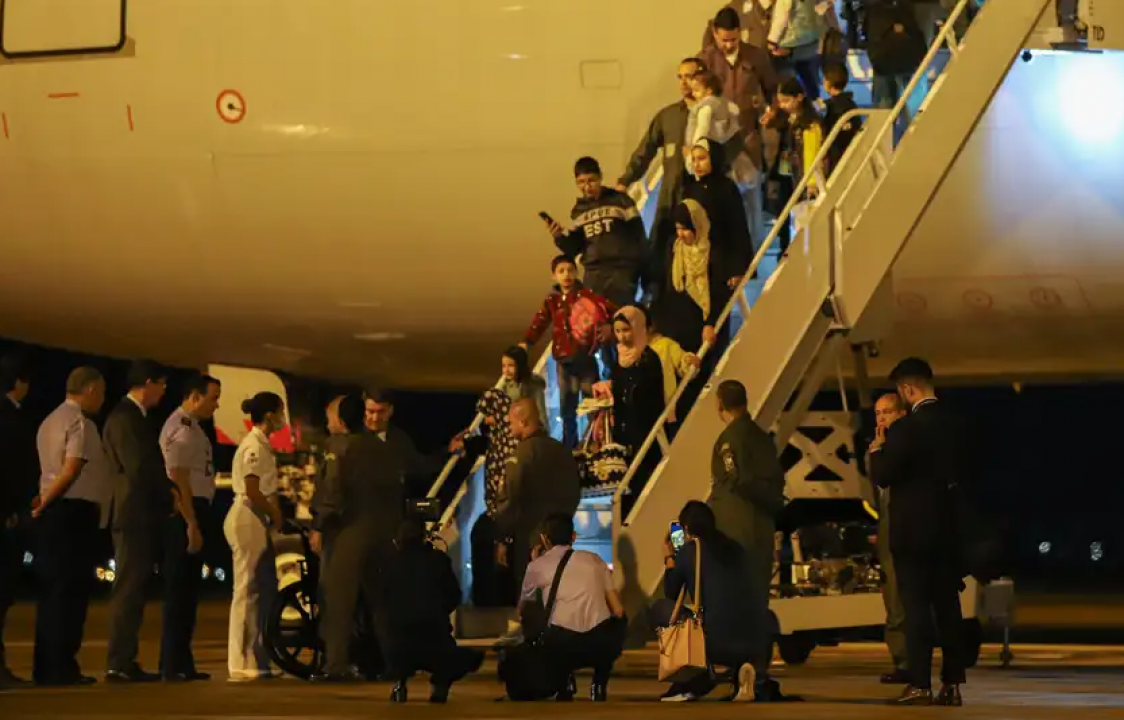 Mais um voo com 48 repatriados de Gaza chega ao Brasil