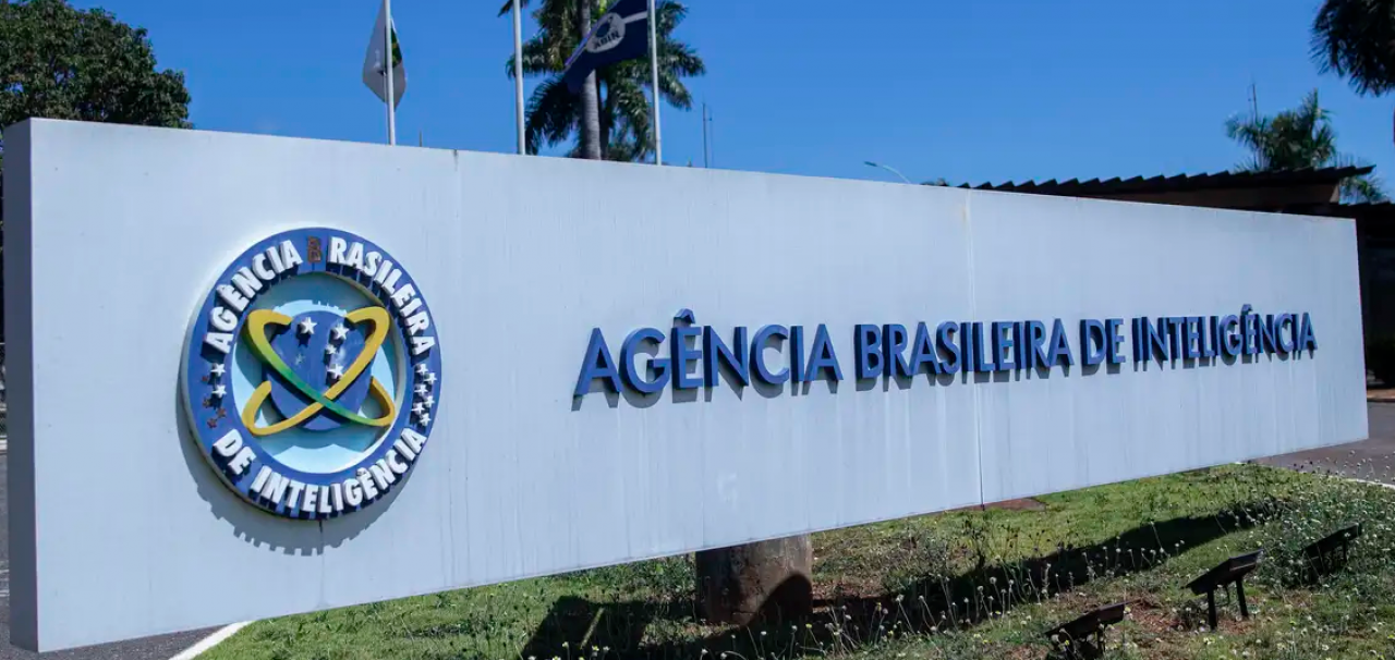 Lula exonera diretor-adjunto da Abin; órgão é alvo de investigações sobre esquema de monitoramento ilegal