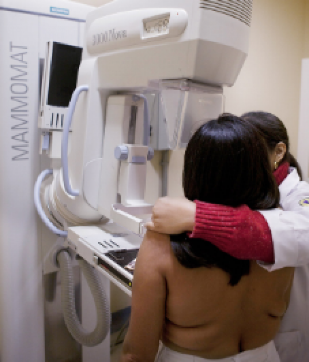 Em Natal, serviço itinerante de mamografia está disponível no bairro Ponta Negra até o dia 01/03