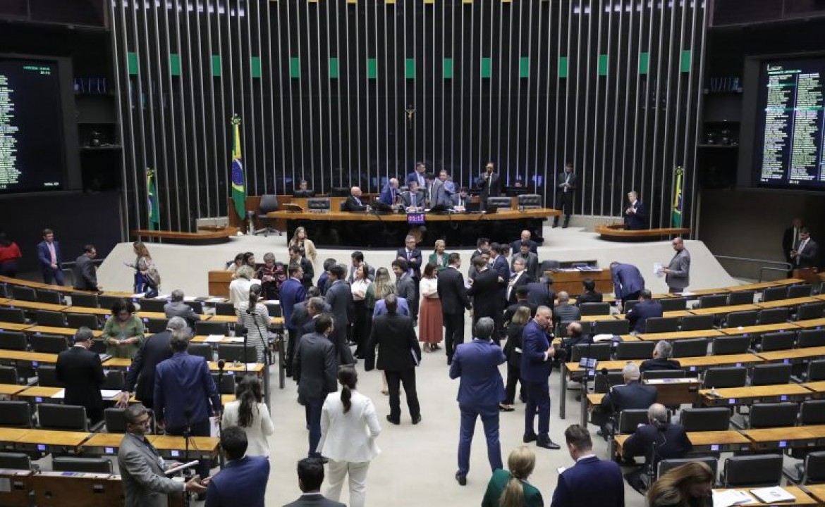 Câmara dos Deputados aprova suspensão da dívida do Rio Grande do Sul
