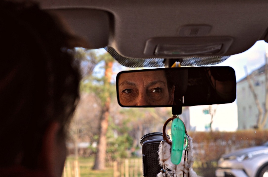 Mulheres no volante: o crescimento da presença feminina no trânsito brasileiro
