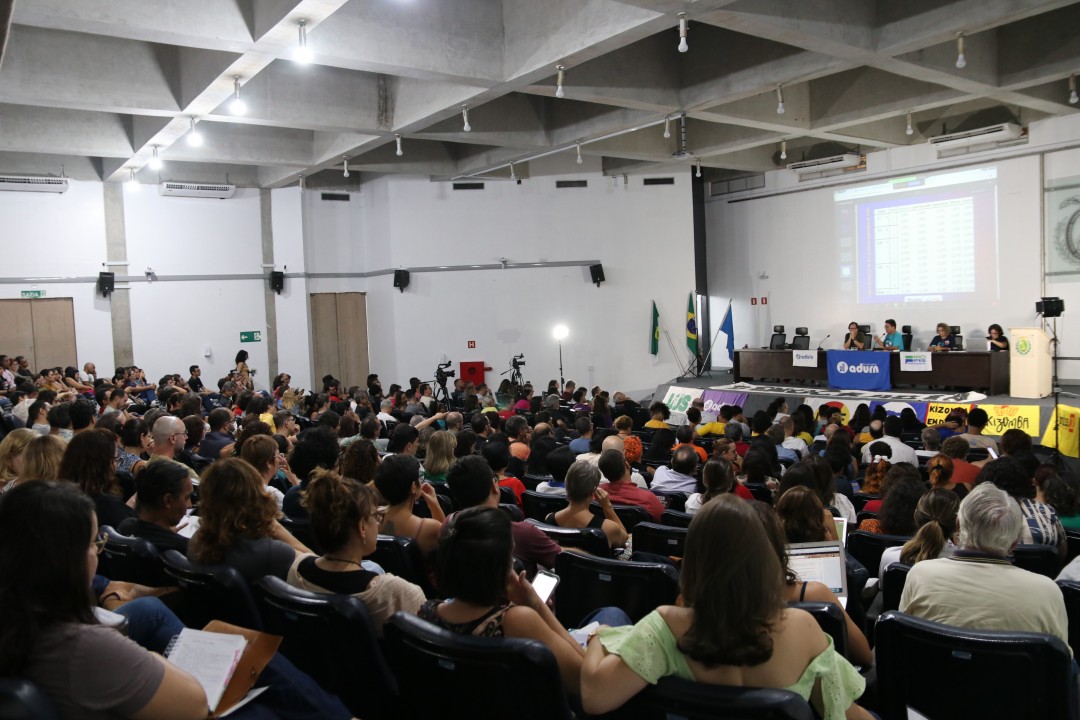 Docentes da UFRN rejeitam proposta do Governo e seguem em greve