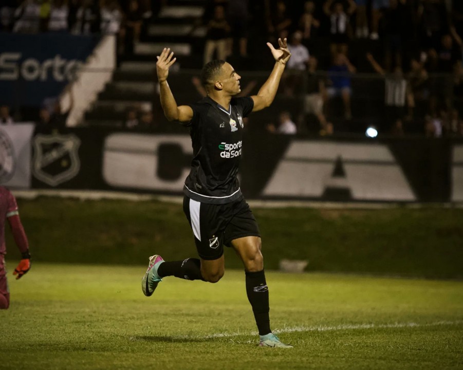 ABC vence o Floresta e encerra jejum de vitórias no Frasqueirão 