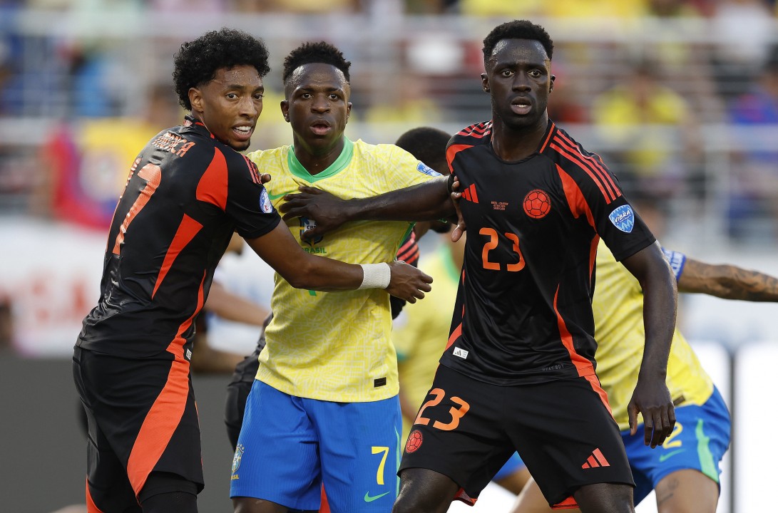 Brasil empata com Colômbia e se classifica como segundo do Grupo D