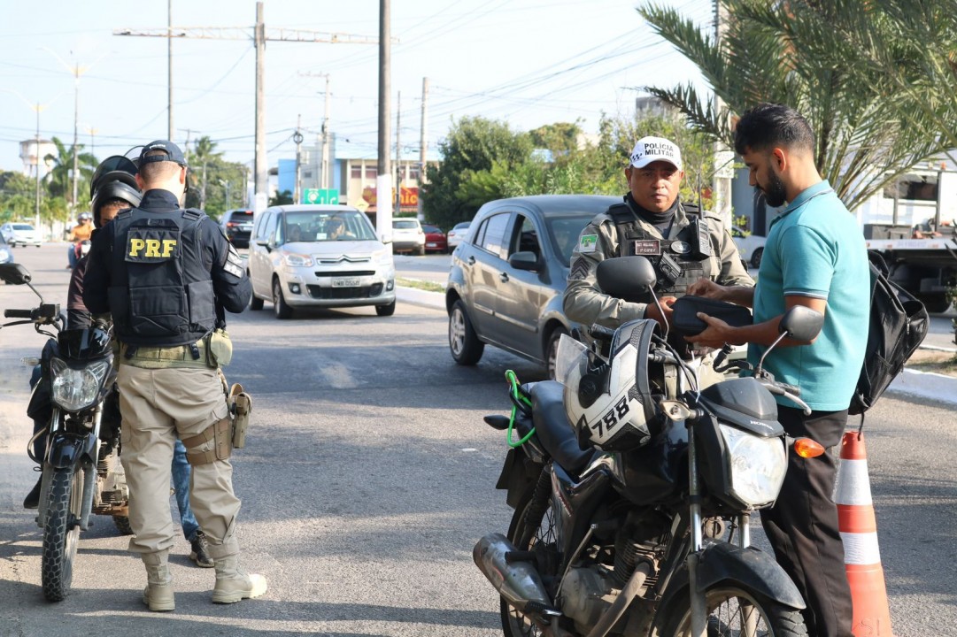 Prefeitura de Parnamirim realiza ação educativa para evitar acidentes de trânsito com motociclistas