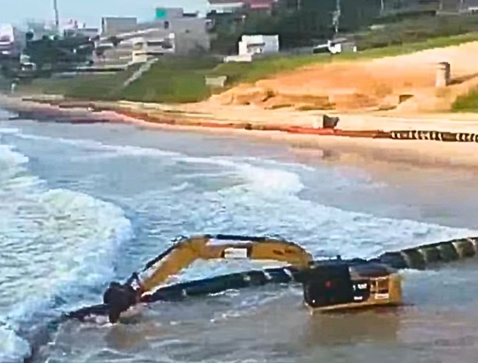 Operando 24h por dia, Natal inicia obras de engorda na Praia de Ponta Negra