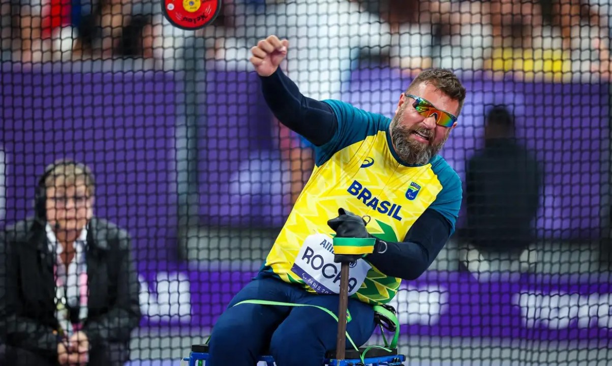 Bronze de André Rocha no lançamento de disco é medalha 400 do Brasil