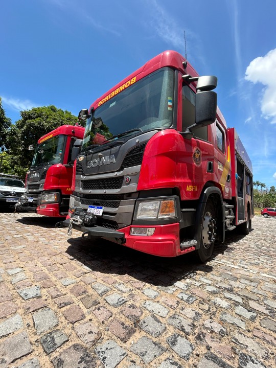 Bombeiros do RN recebem novas viaturas operacionais