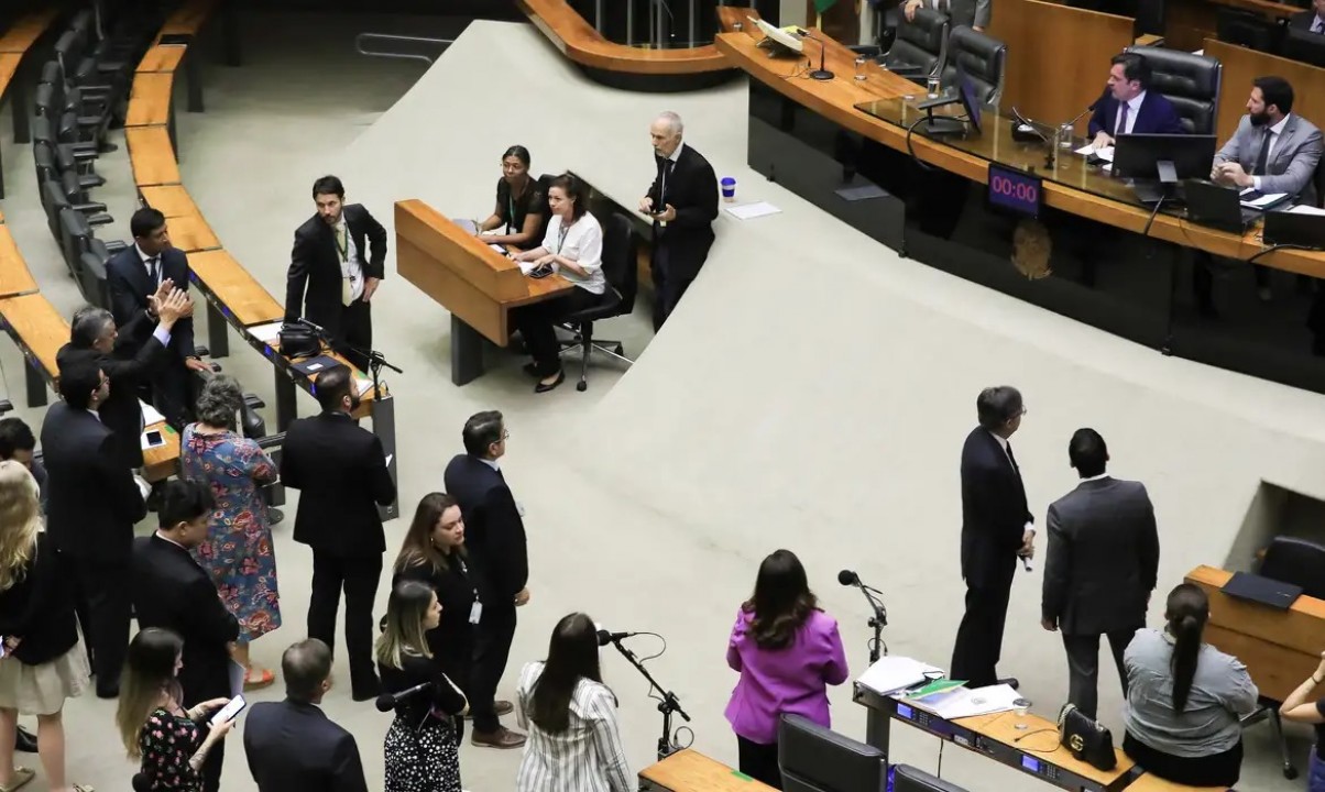 Câmara aprova fim gradual da desoneração da folha de pagamento; Haddad defende medida