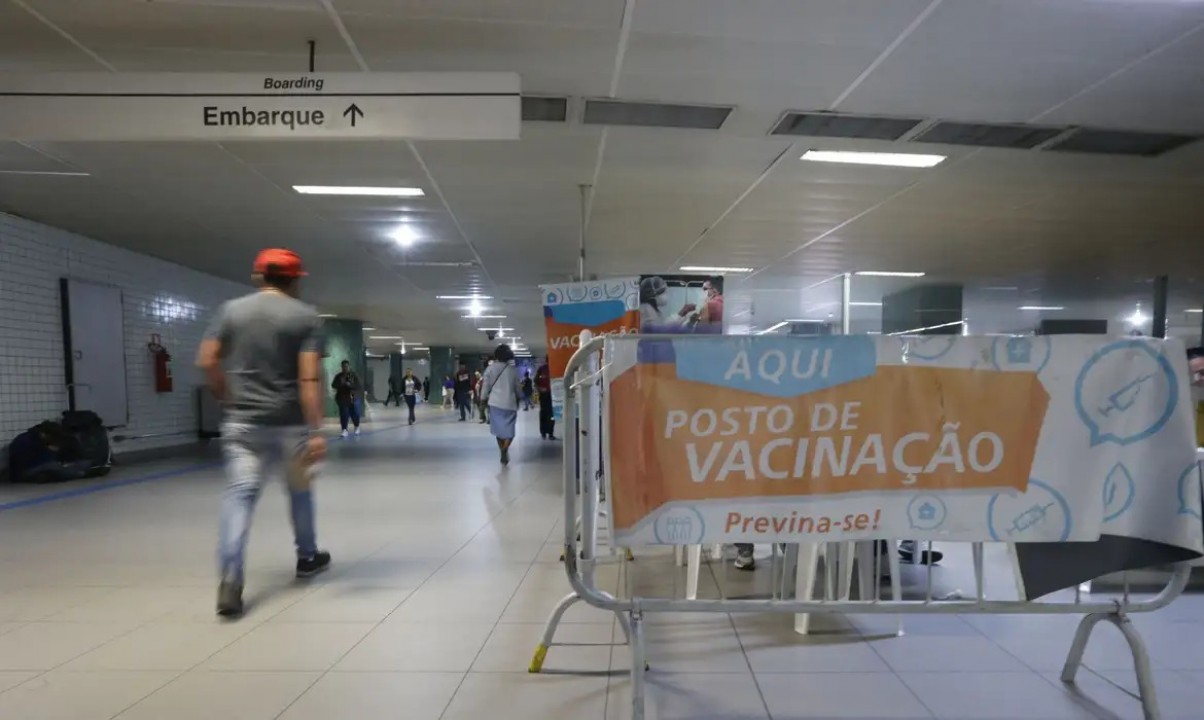 Saúde nega desabastecimento generalizado de vacinas no Brasil