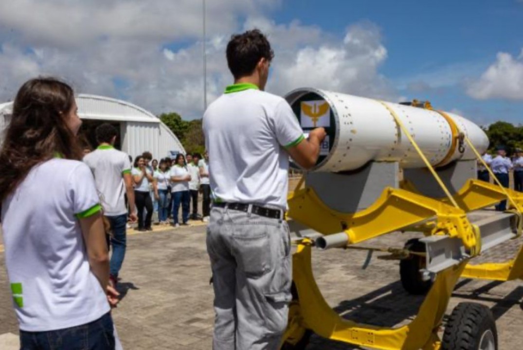 FAB faz operação para lançar foguete no espaço a partir do RN