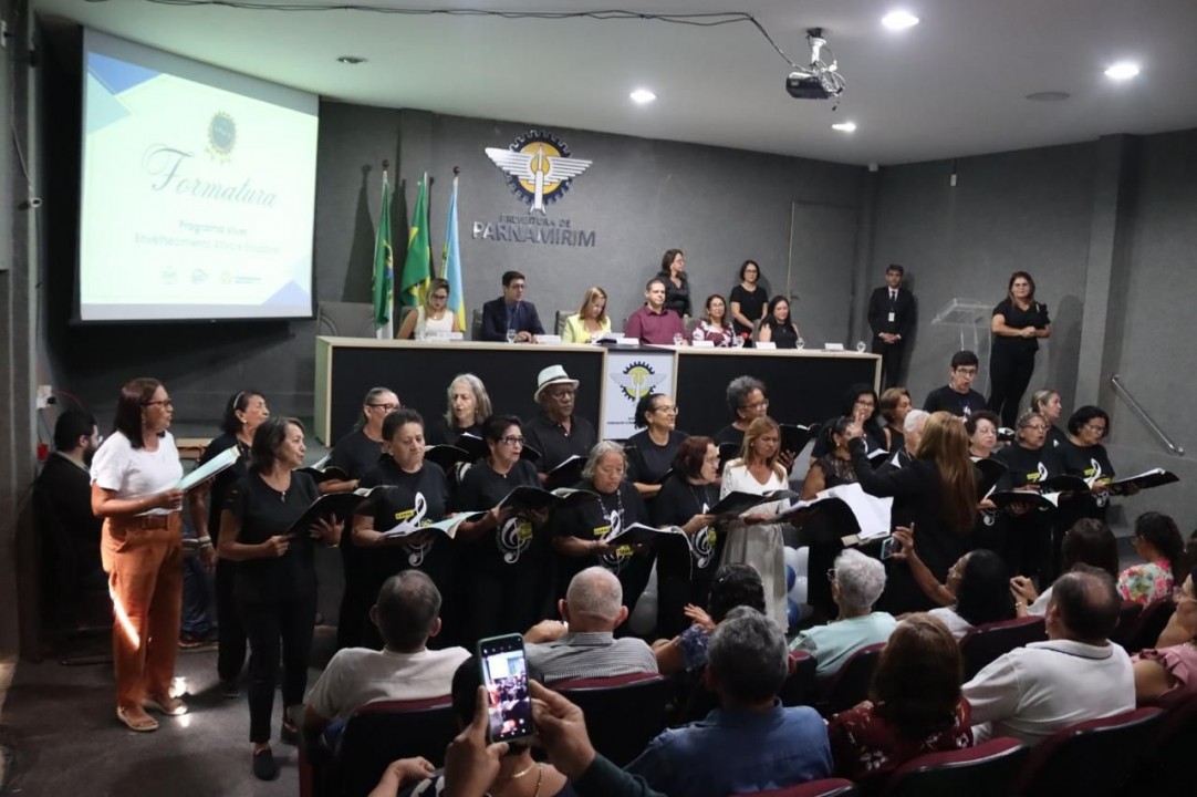 Prefeitura de Parnamirim celebra formatura de participantes do Programa Viver