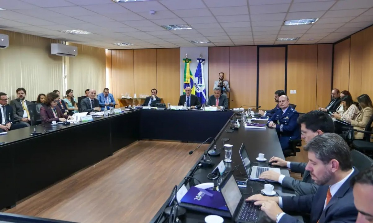 Governo federal discute nova Política Nacional de Inteligência