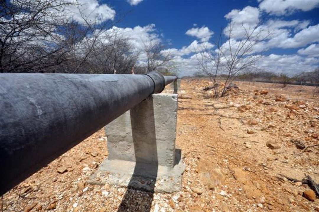 Caern trabalha para retomar abastecimento de cidades atendidas pela Adutora Monsenhor Expedito