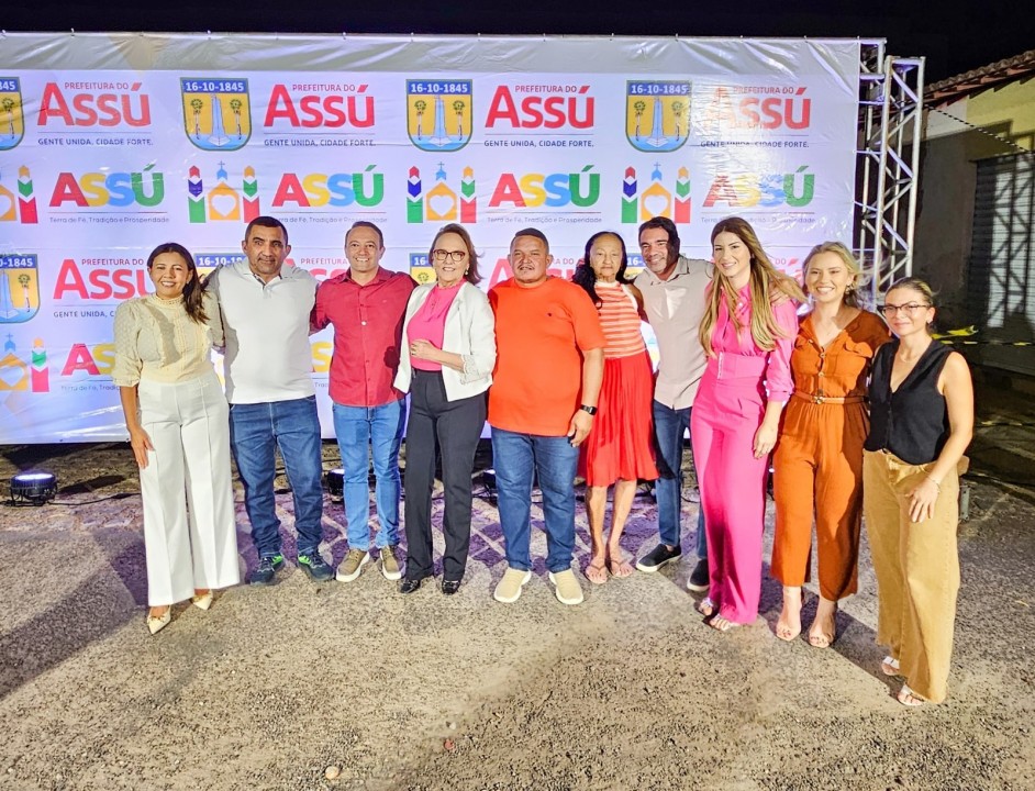 Senadora Zenaide participa da inauguração da pavimentação asfáltica em Assú