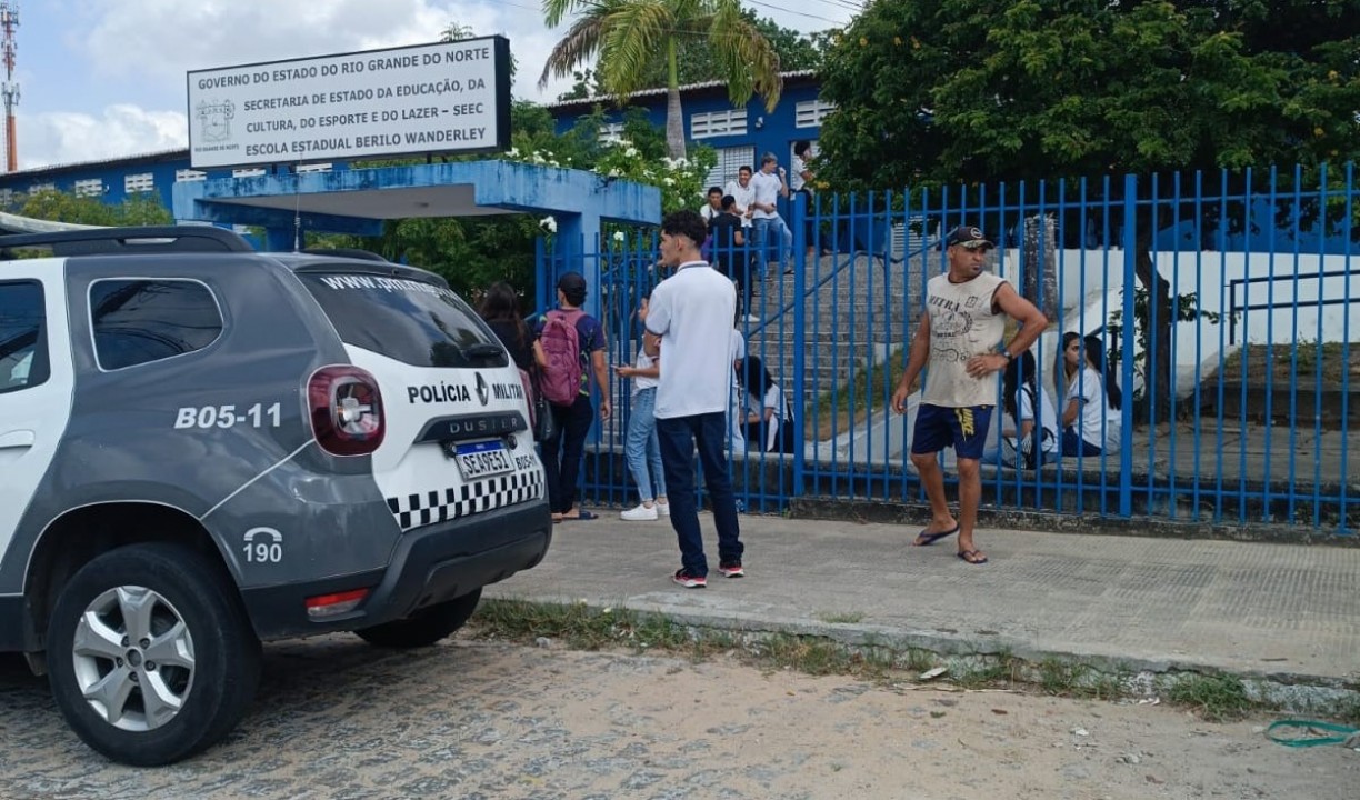 Atentado em Escola de Natal: Aluna dispara contra professora do Berilo Wanderley