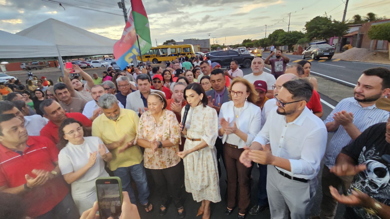 Em Baraúna, Zenaide Maia participa de comemorações pelos 43 anos do município