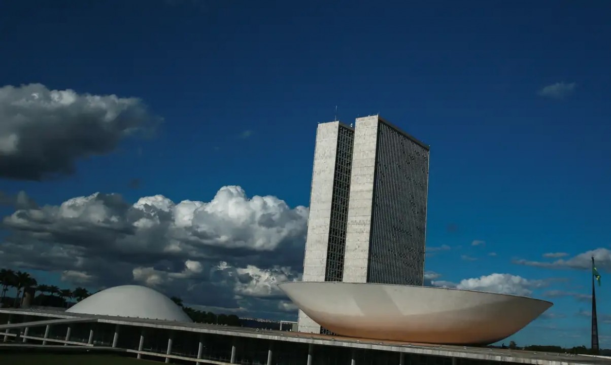 Em votação simbólica, Congresso aprova LDO 2025