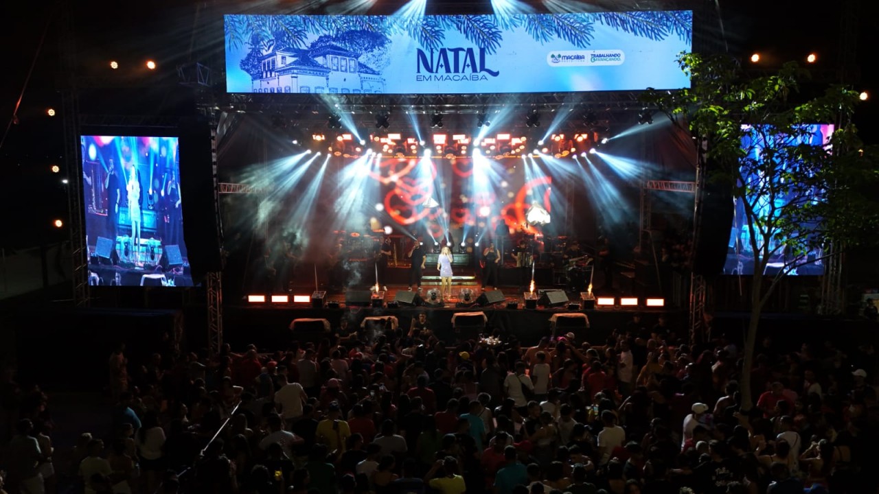 Multidão curte terceira noite do Natal em Macaíba, hoje tem Alcymar Monteiro