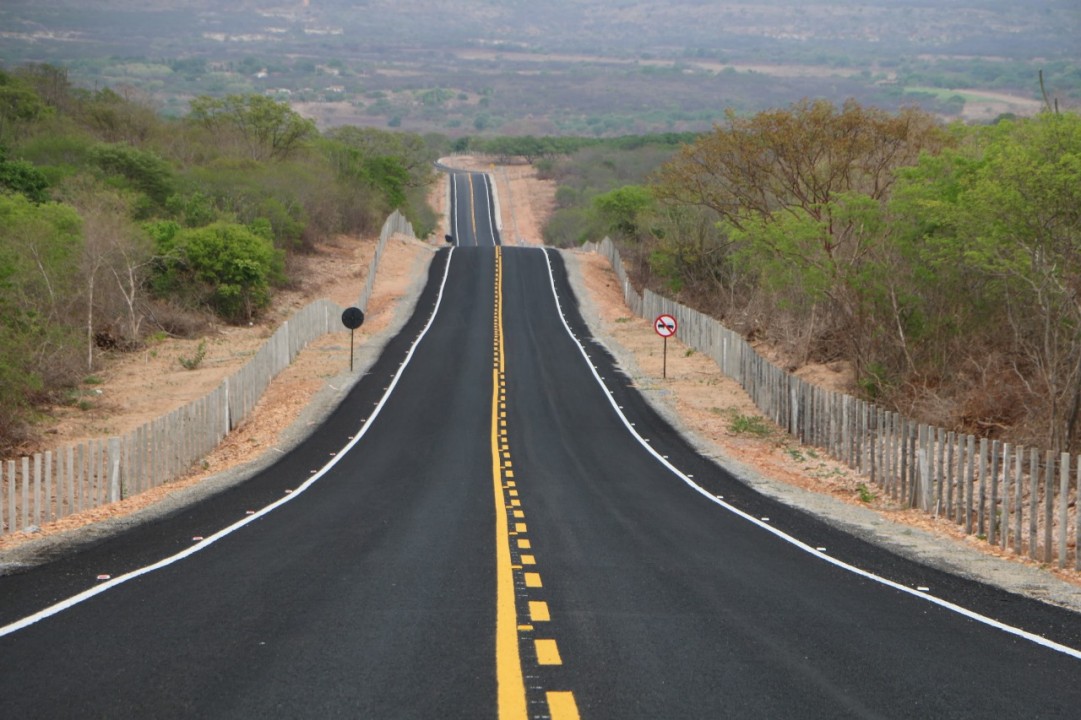 Governo do RN entrega estrada asfaltada de acesso a santuário em Assu