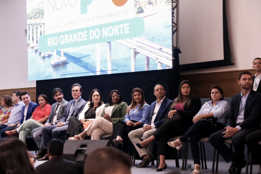 Prefeitura discute investimentos em habitação em evento estadual