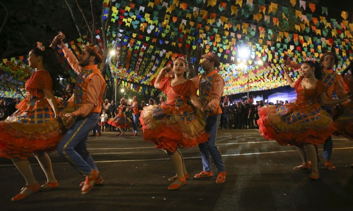 Festa popular preferida do brasileiro é a junina, e não o carnaval, aponta pesquisa