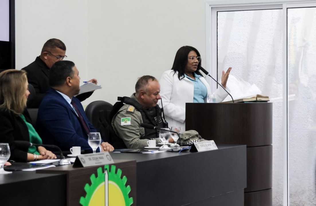 Em leitura da mensagem anual, Prefeita Nilda elenca as prioridades que nortearão a sua gestão em Parnamirim