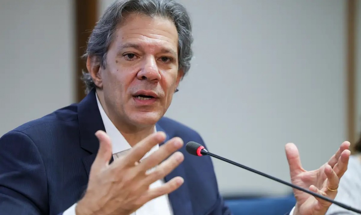 Políticas do governo vão levar dólar a ‘patamar adequado’, diz Haddad