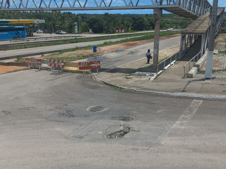 Pista marginal da BR 101, cede em São José do Mipibu