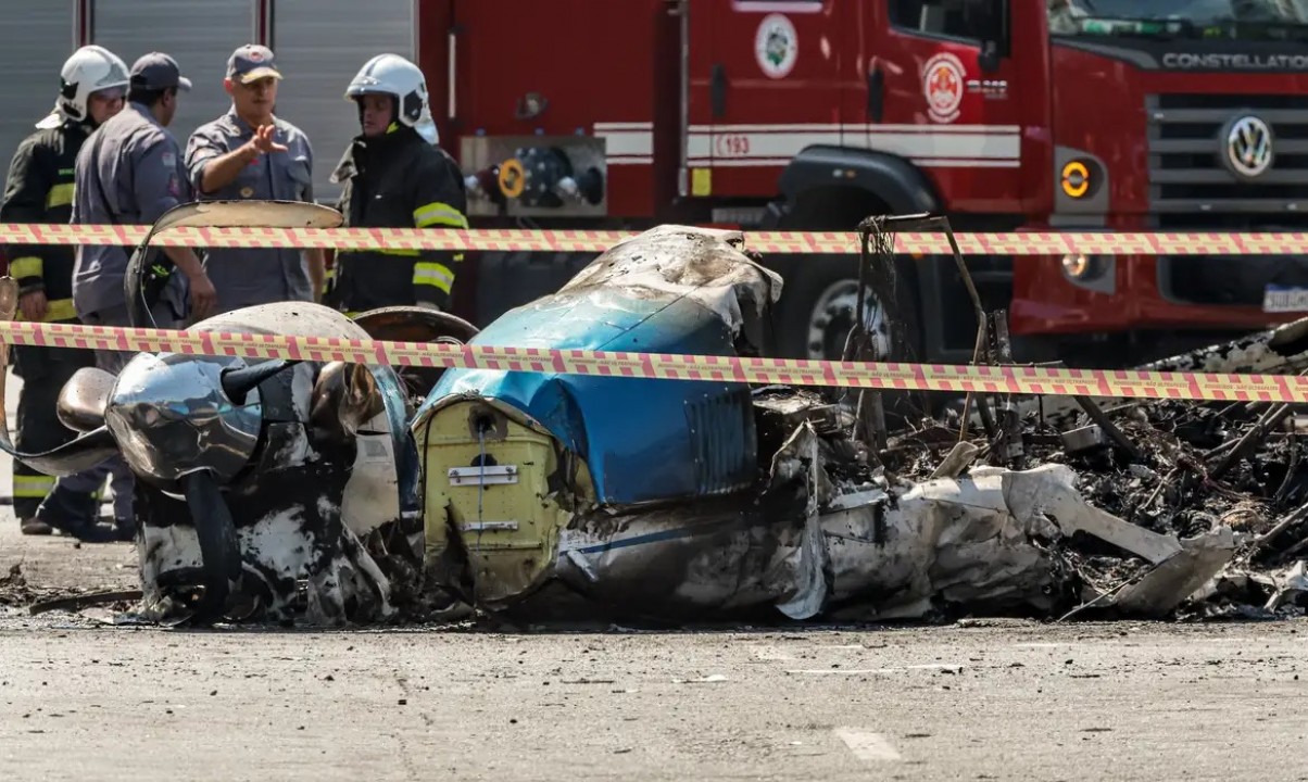 Aeronave que caiu em São Paulo bateu em árvore antes de atingir ônibus 