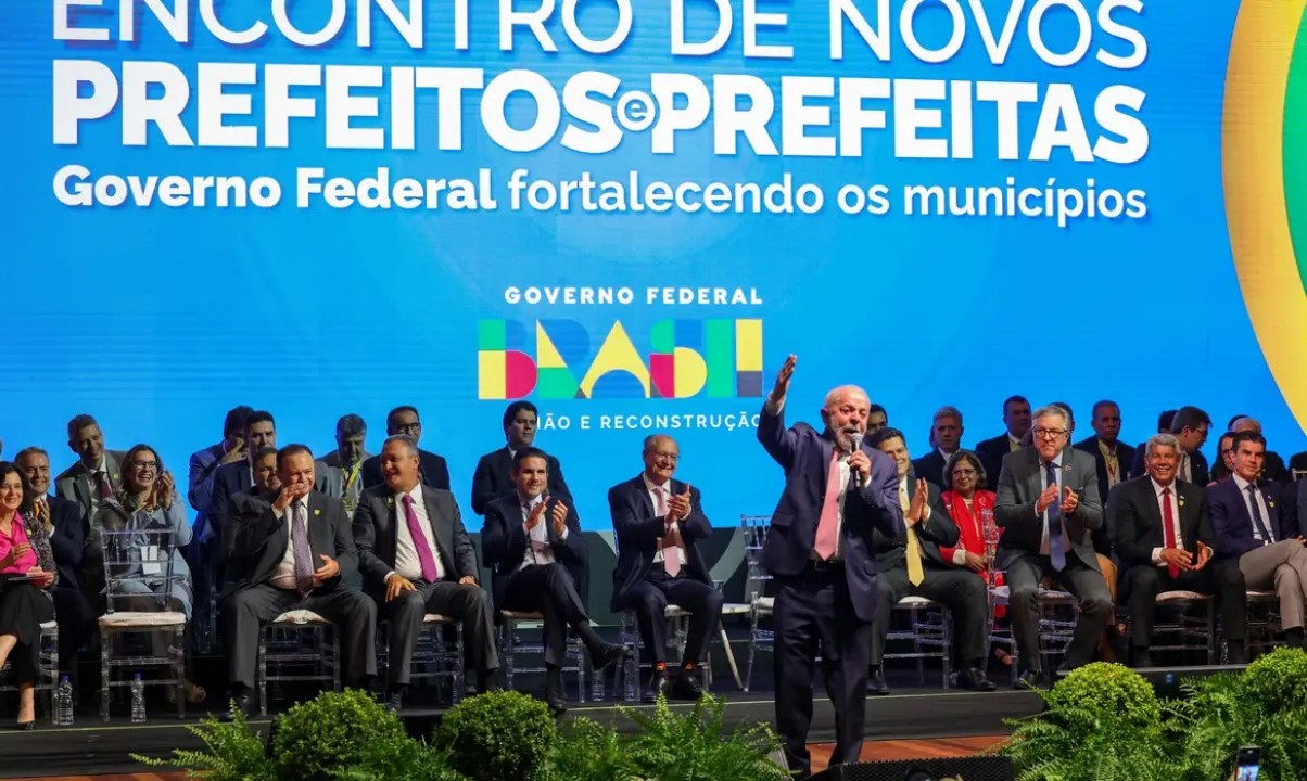 Em encontro com prefeitos, Lula busca fortalecer parceria entre União e Prefeituras 