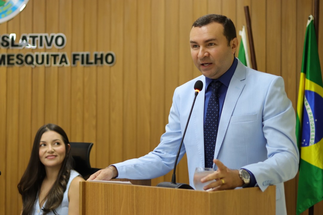 Macaíba: Emídio Jr. faz leitura da mensagem anual destacando realizações e novos projetos 