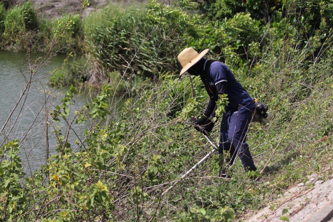 Parnamirim: Lagoa de captação de Vida Nova recebe serviços de zeladoria