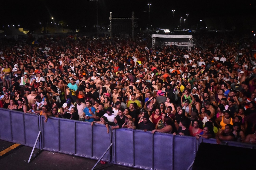 Palco Nélio Dias tem sucesso de público pelo quarto dia consecutivo