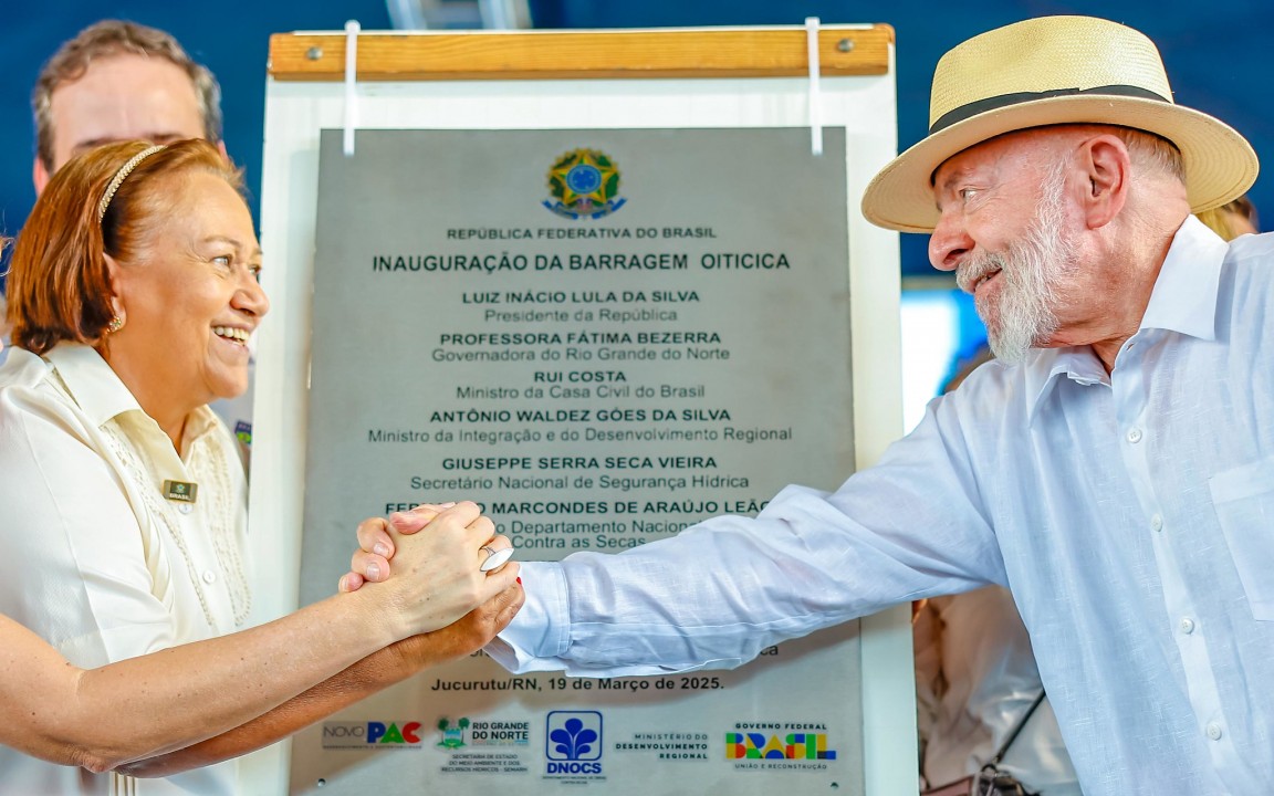 Histórico: Lula e Fátima inauguram a Barragem Oiticica